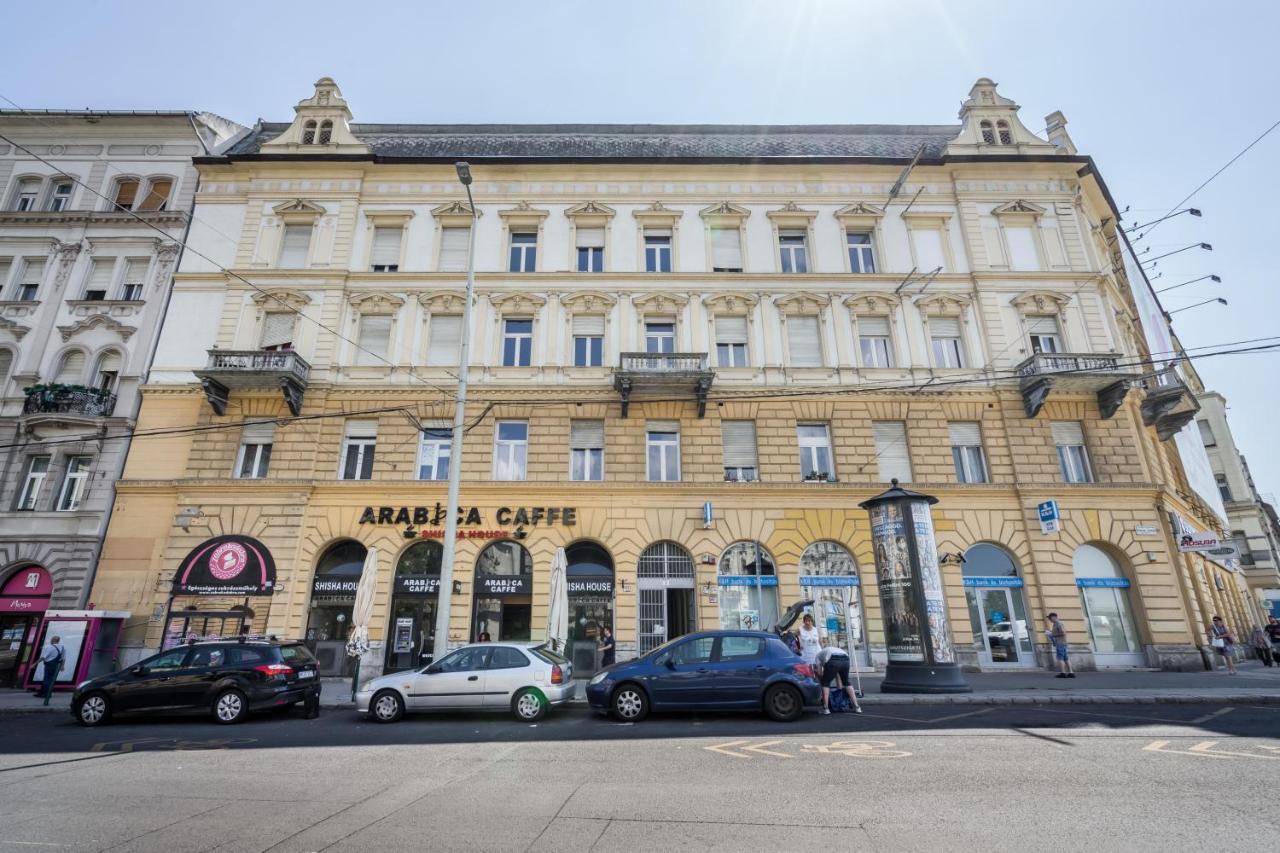 Bpr Cosmos Design With A/c Lejlighed Budapest