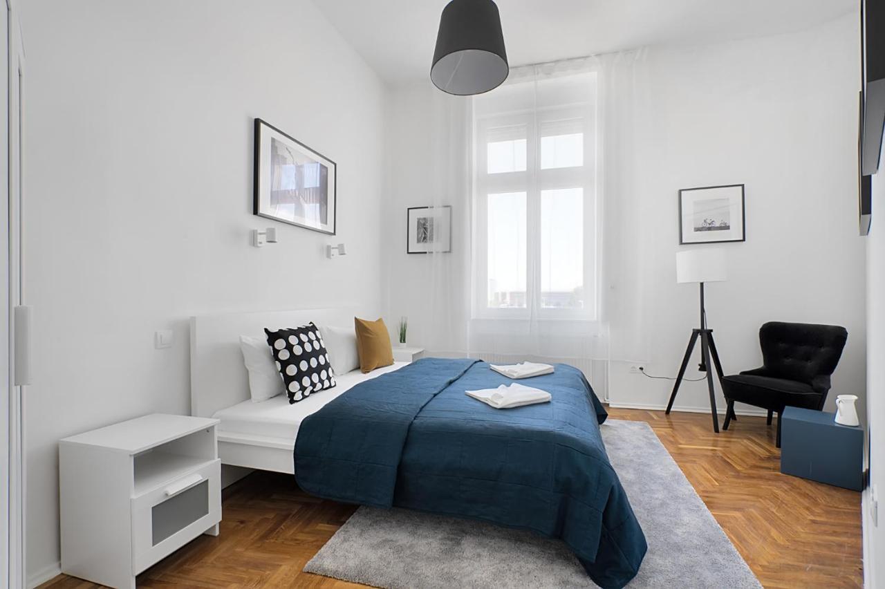 Bpr Cosmos Design With A/c Appartement